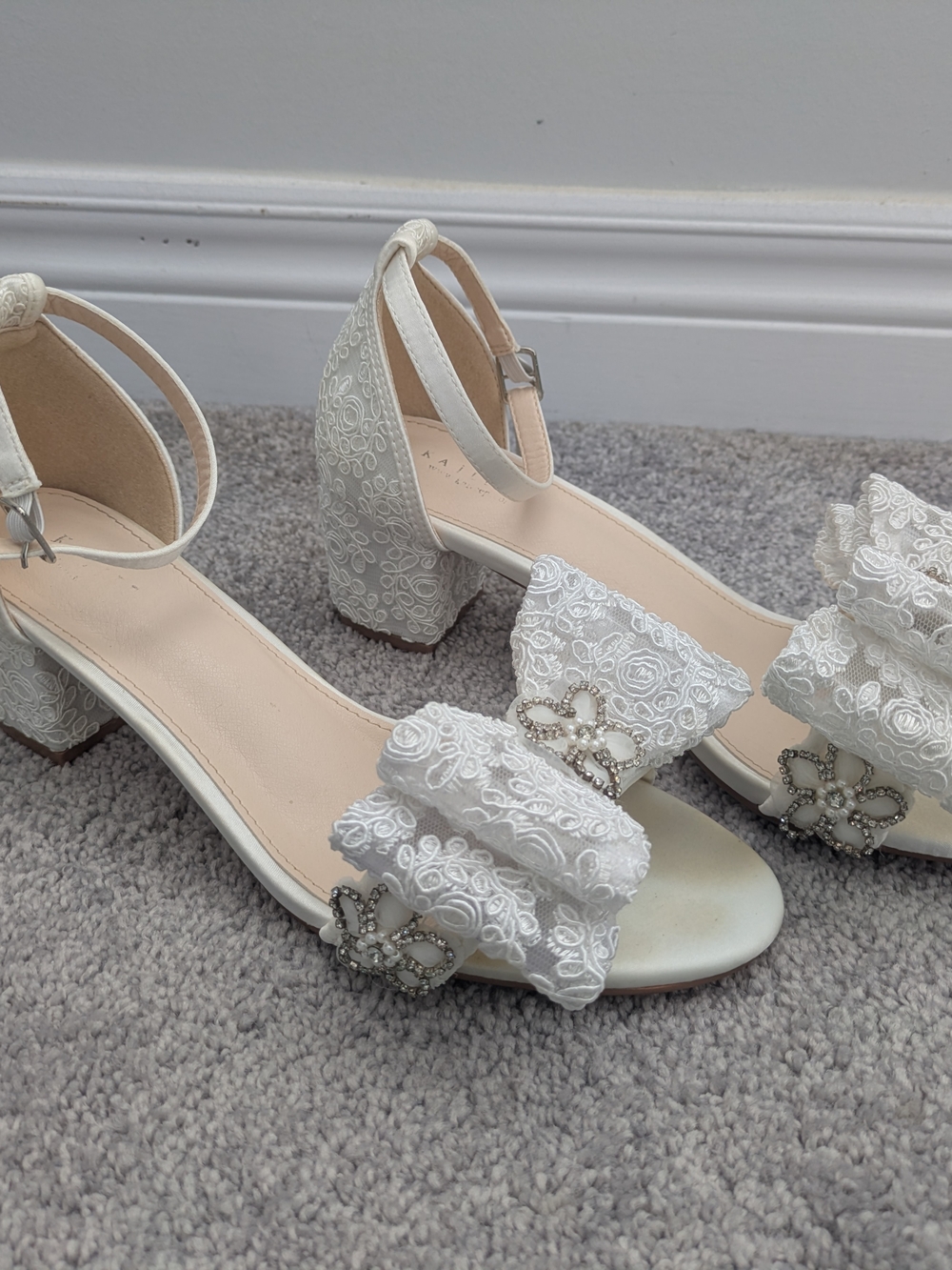 White Crochet Lace Block Heel Sandals with Bow And Flowers (Kailee P)